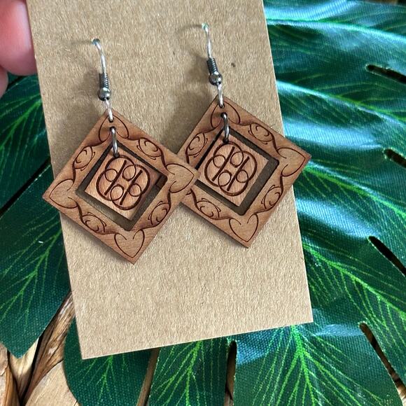 BOGO FREE Laser cut BOGO earrings - Picture 4 of 4